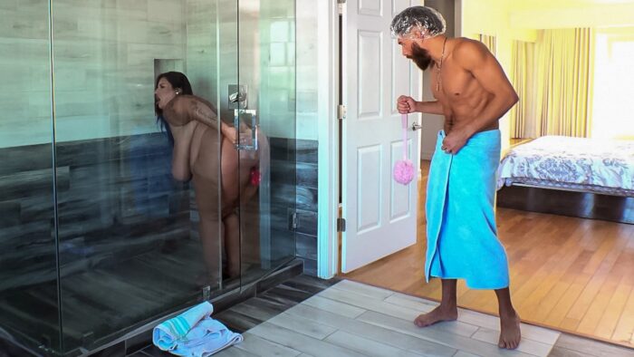 sofia rose dildo showers bring big cocks 1