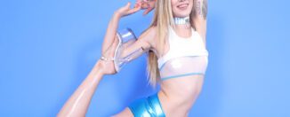 haley reed shines in her blue booty shorts
