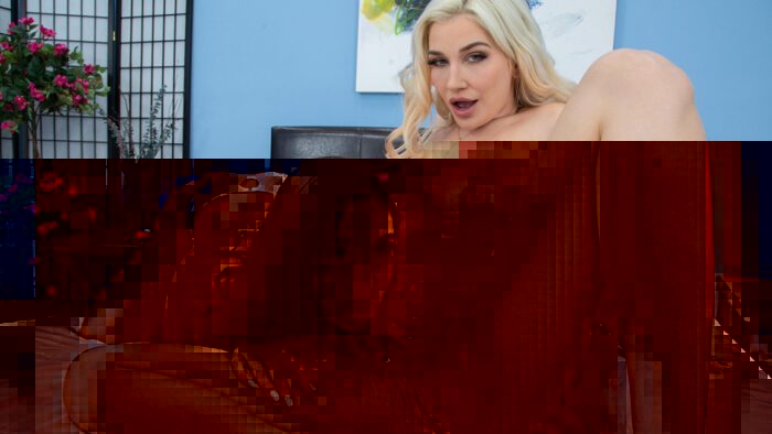 Beautiful Skye Blue is LIVE with Gorgeous Gianna Dior