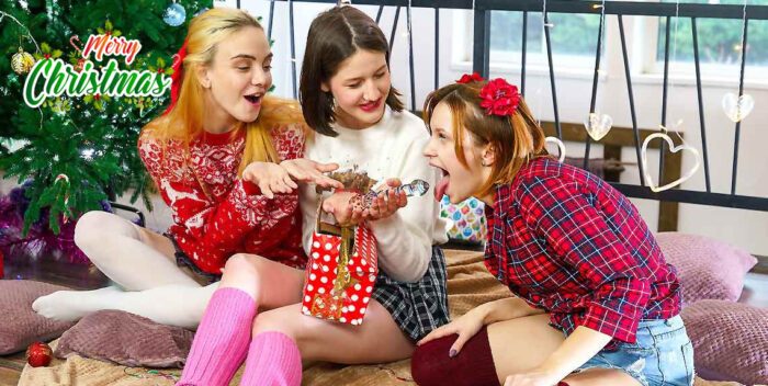 Lina Sun Lolly Bom Margo Von Teese Jolly Christmas lesbians