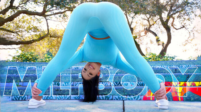 alexa payne stretching her deep